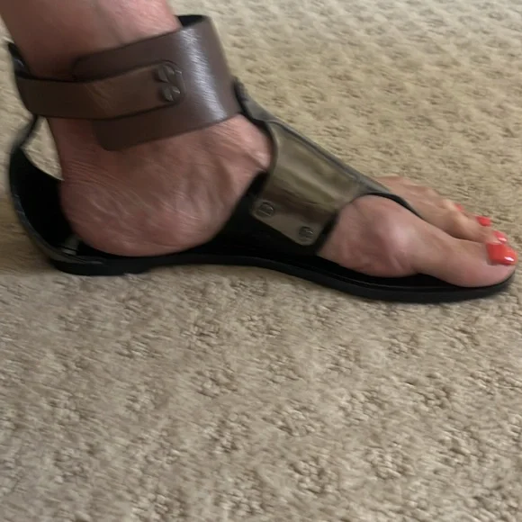 Tory Burch, Metallic and Brown Women's Gladiator style Sandals - Picture 2 of 3